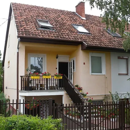 Apartment Balatonalmadi 1 度假居 巴拉顿诺尔马迪