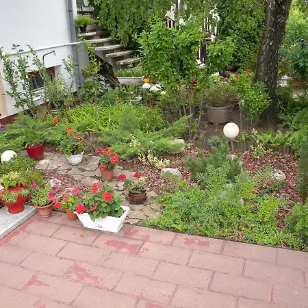 度假居 Apartment Balatonalmadi 1 *