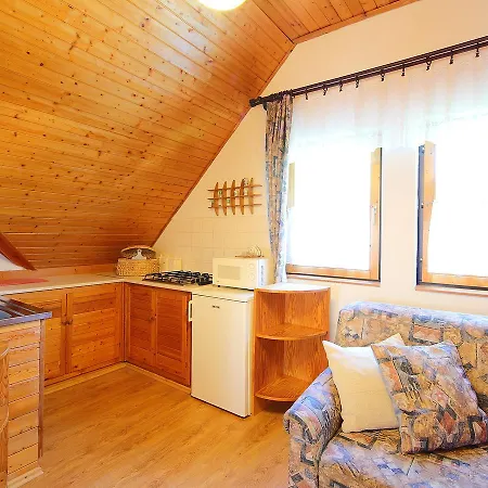 度假居 Apartment Balatonalmadi 1 巴拉顿诺尔马迪