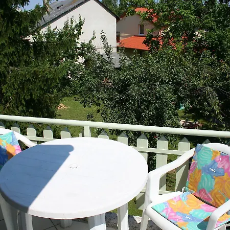 Apartment Balatonalmadi 1 * 巴拉顿诺尔马迪