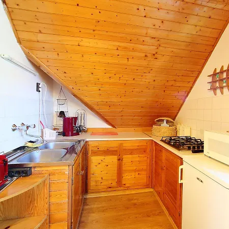 度假居 Apartment Balatonalmadi 1 *