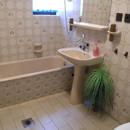 Apartment Balatonalmadi 1 度假居